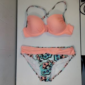 PEACH/PAISLEY PRINT BIKINI SIZE LARGE NWOT BRAND UNKOWN